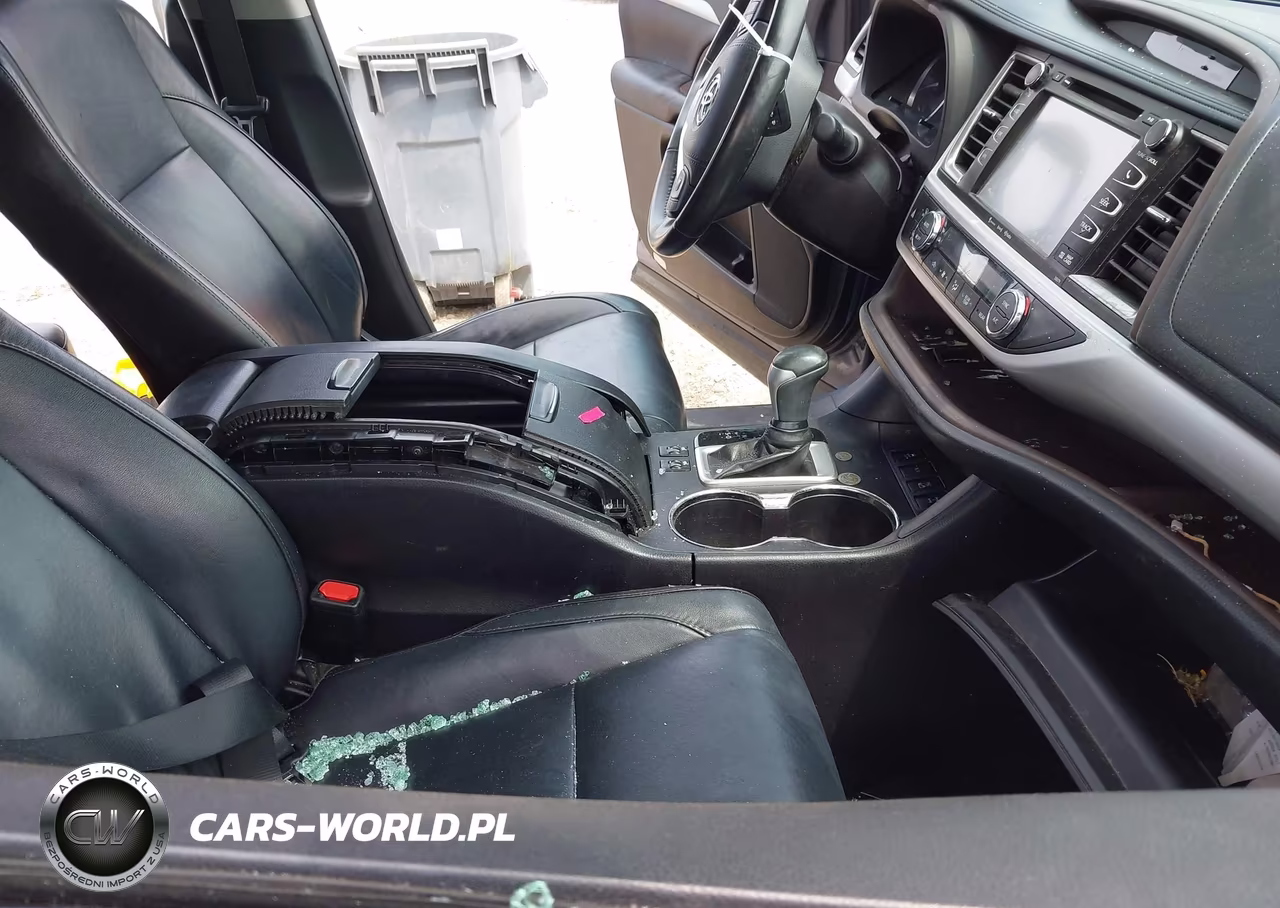 2018 Toyota Highlander Xle VIN:5TDJZRFH8JS486924 - 5