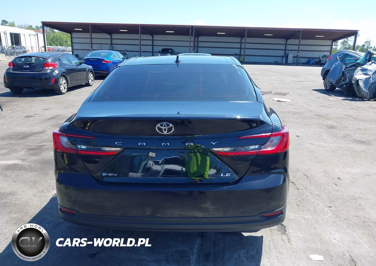 2025 Toyota Camry Le VIN:4T1DAACK2SU550079 - 16