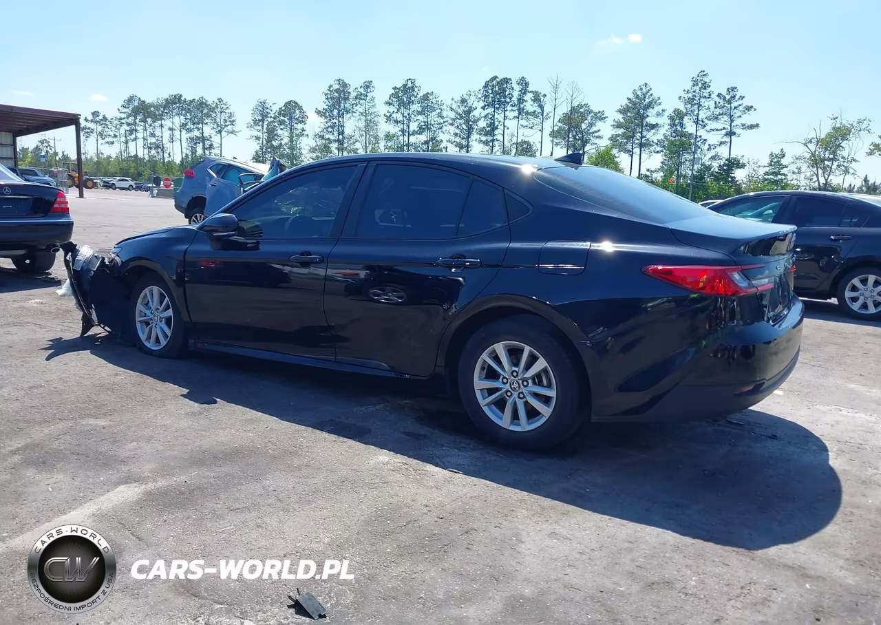 2025 Toyota Camry Le VIN:4T1DAACK2SU550079 - 3