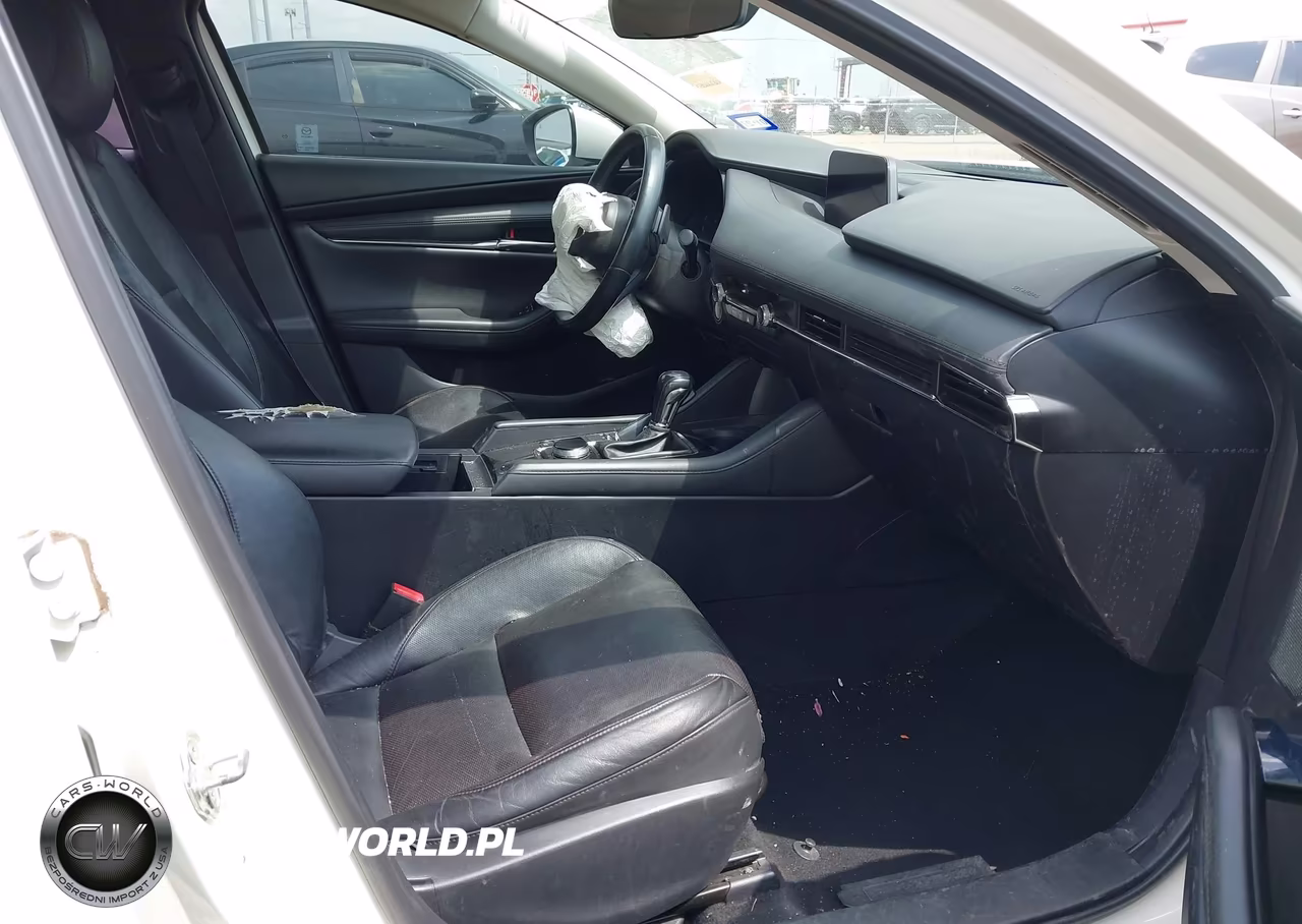 2021 Mazda Mazda3 Premium VIN:3MZBPBDL0MM252688 - 5