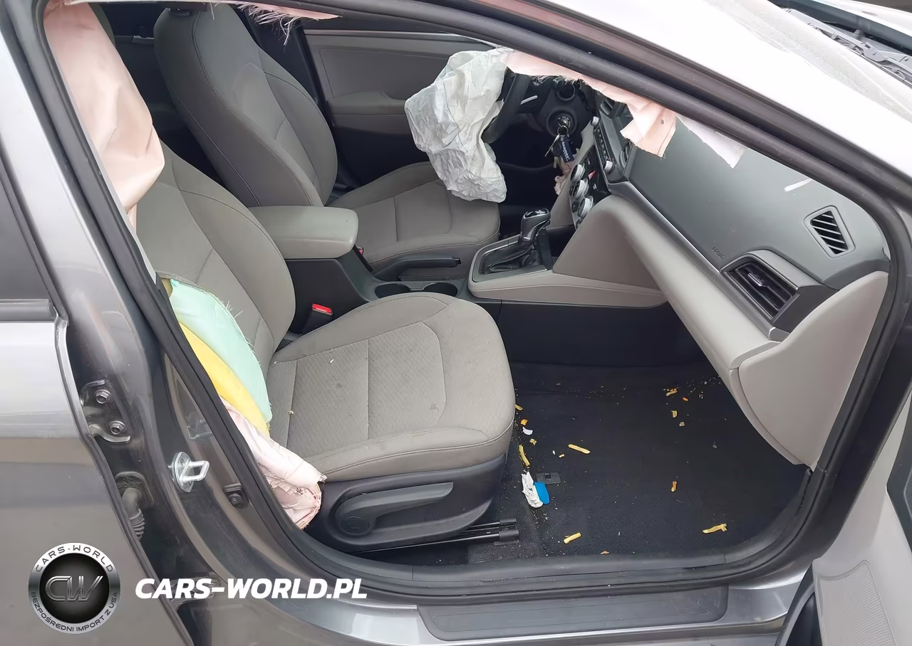 2019 Hyundai Elantra Se VIN:5NPD74LF9KH491176 - 5