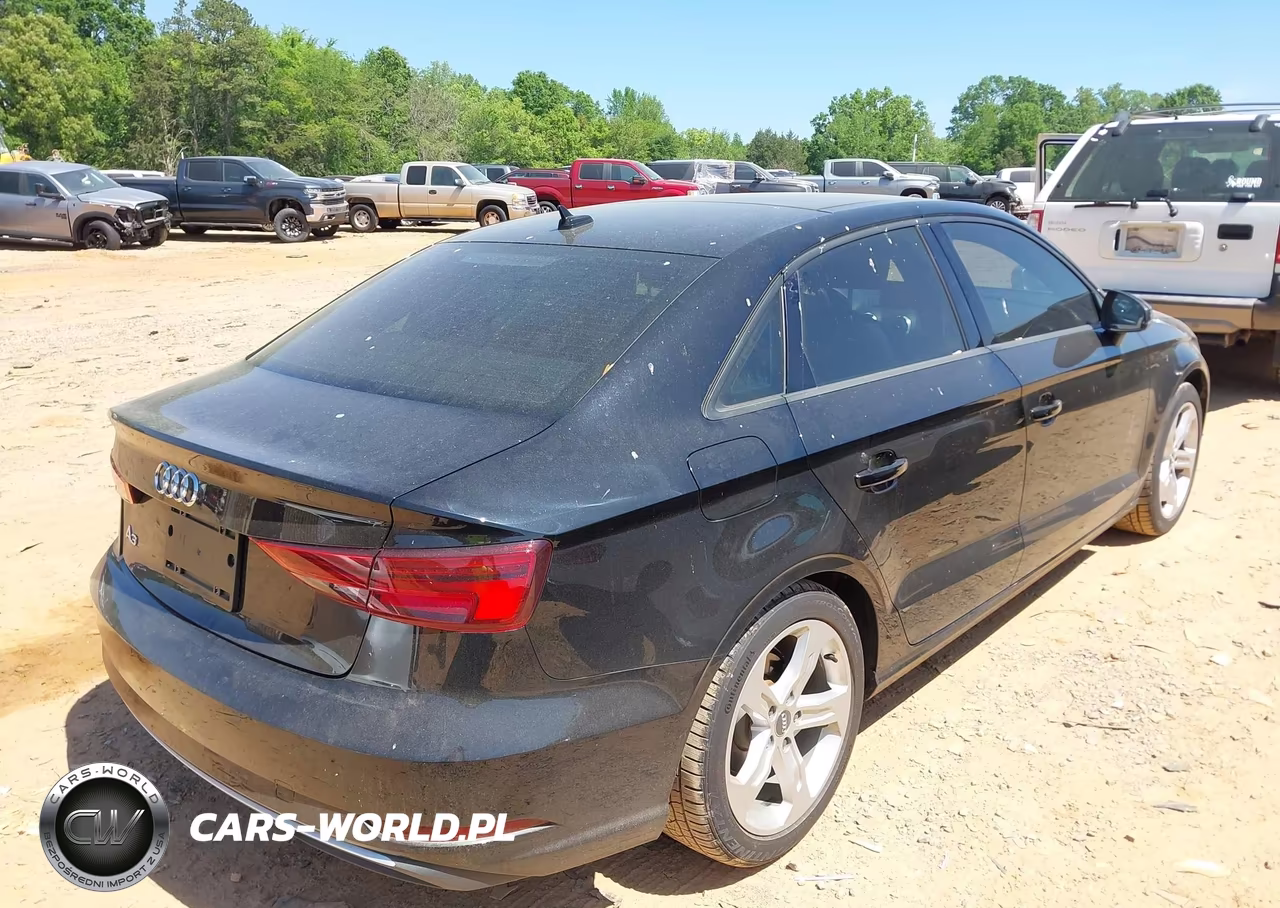 2017 Audi A3 2.0T Premium VIN:WAUAUGFF5H1074532 - 4