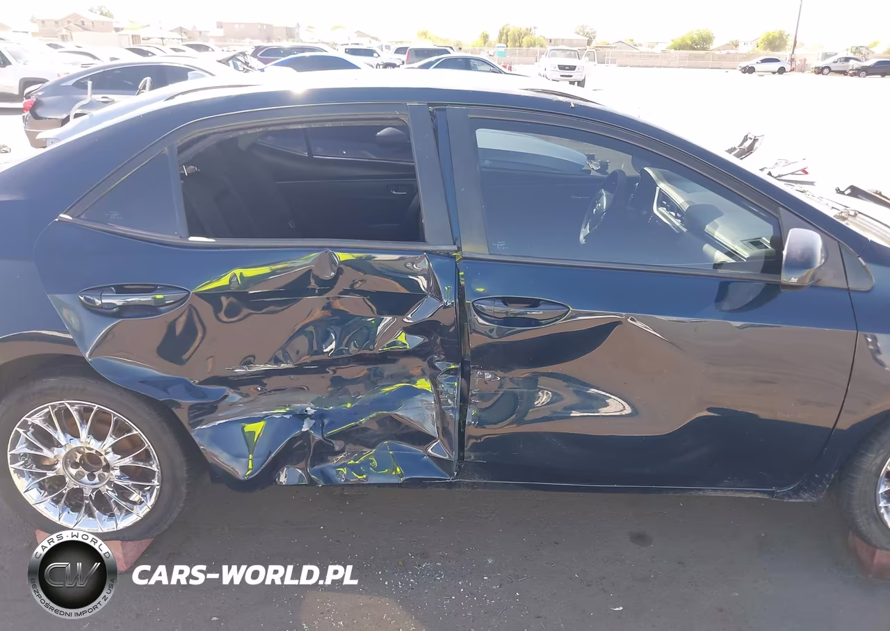 2018 Toyota Corolla Le VIN:2T1BURHE9JC033460 - 14