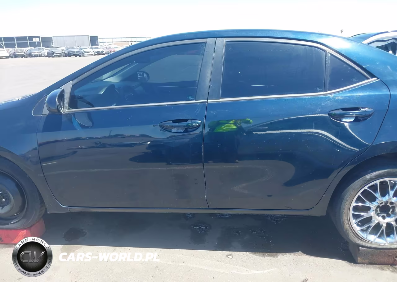 2018 Toyota Corolla Le VIN:2T1BURHE9JC033460 - 15