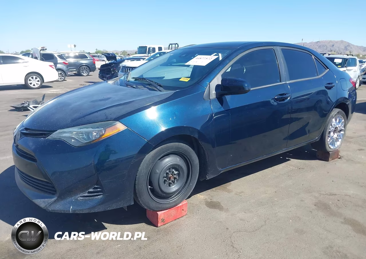 2018 Toyota Corolla Le VIN:2T1BURHE9JC033460 - 2