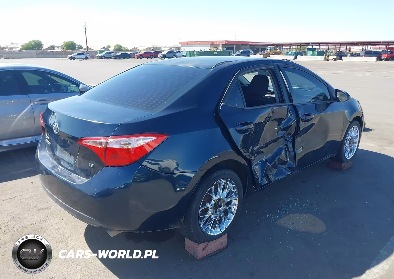 2018 Toyota Corolla Le VIN:2T1BURHE9JC033460 - 4