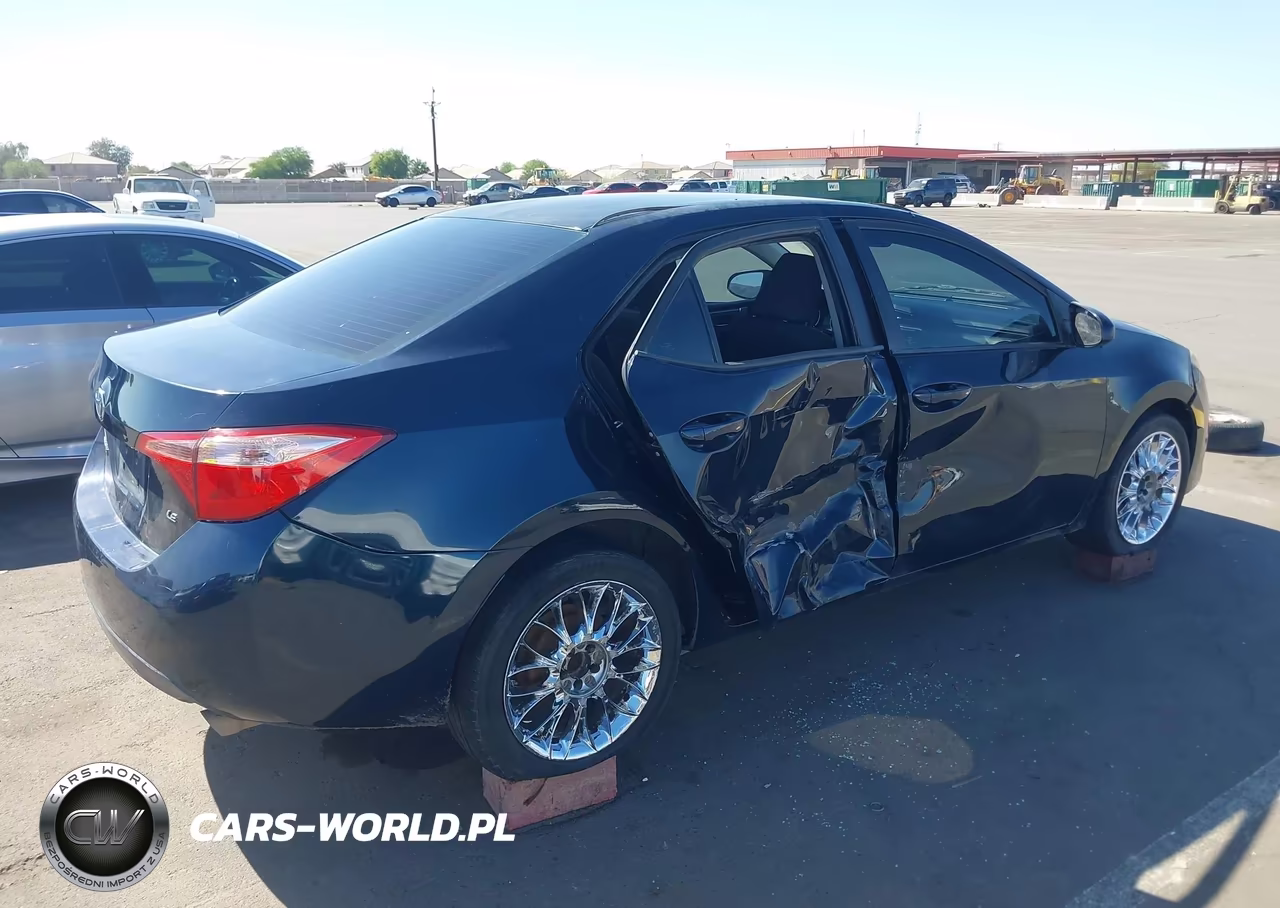 2018 Toyota Corolla Le VIN:2T1BURHE9JC033460 - 6