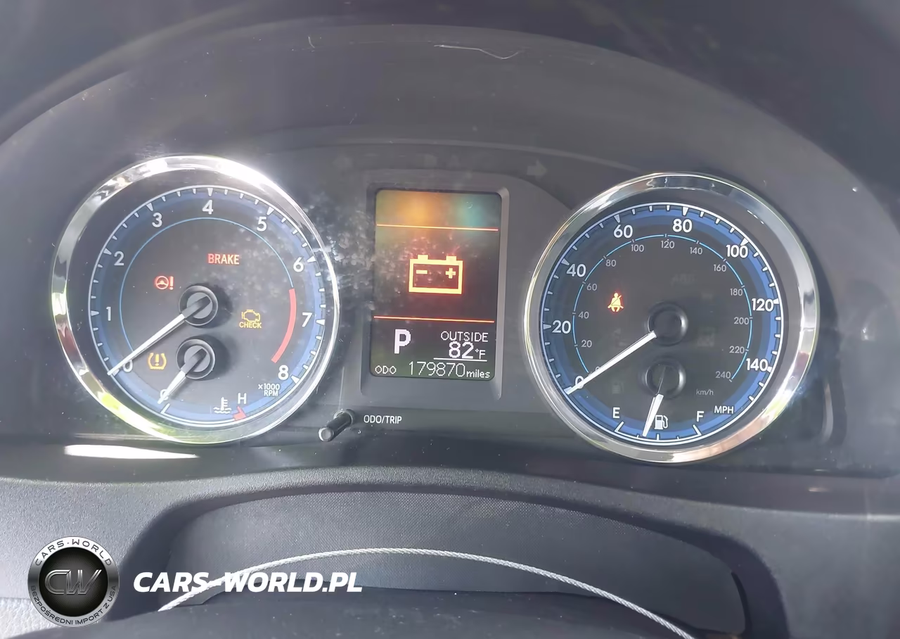 2018 Toyota Corolla Le VIN:2T1BURHE9JC033460 - 7