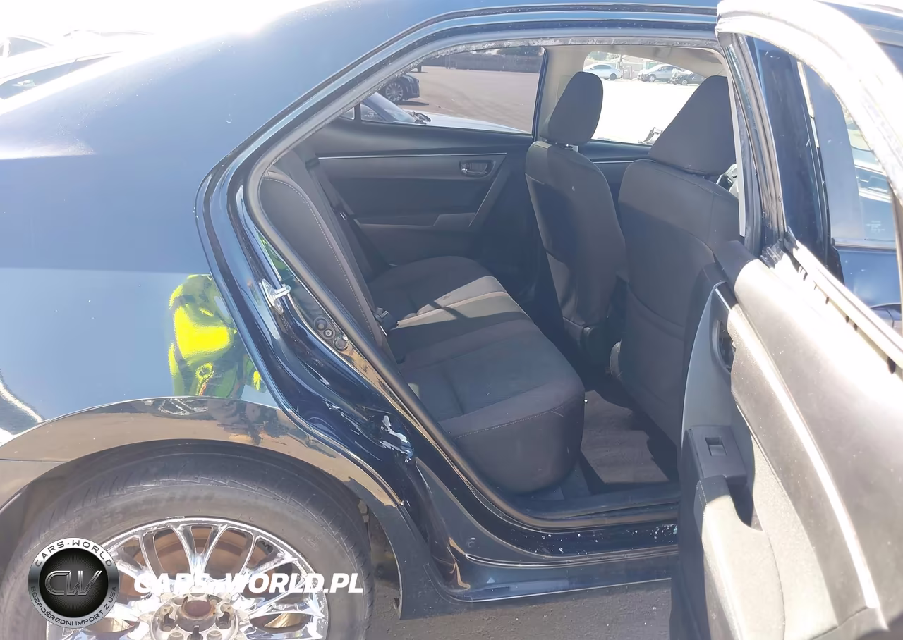 2018 Toyota Corolla Le VIN:2T1BURHE9JC033460 - 8