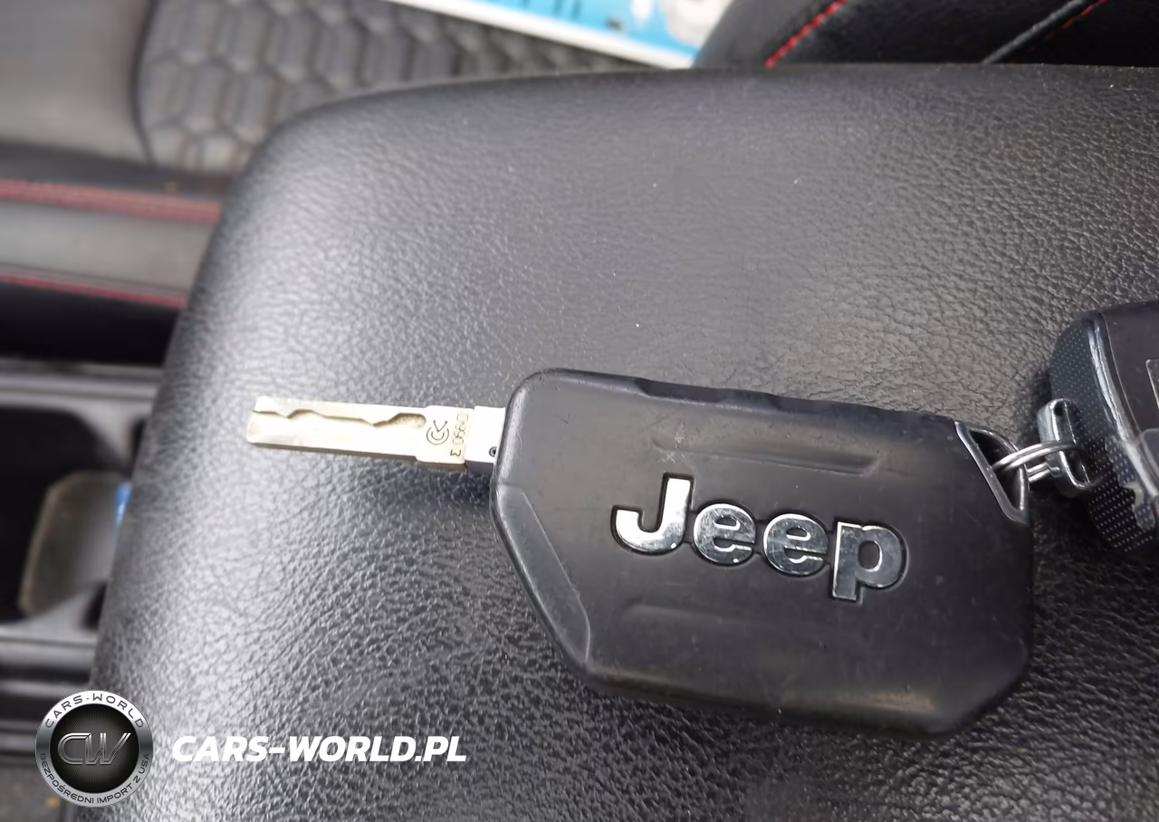 2020 Jeep Wrangler Unlimited Sport 4X4 VIN:1C4HJXDN7LW221837 - 11