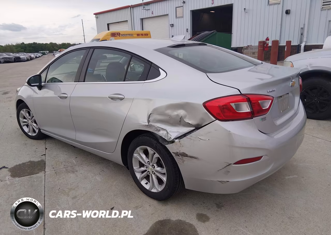 2019 Chevrolet Cruze Lt VIN:1G1BE5SM3K7124192 - 3