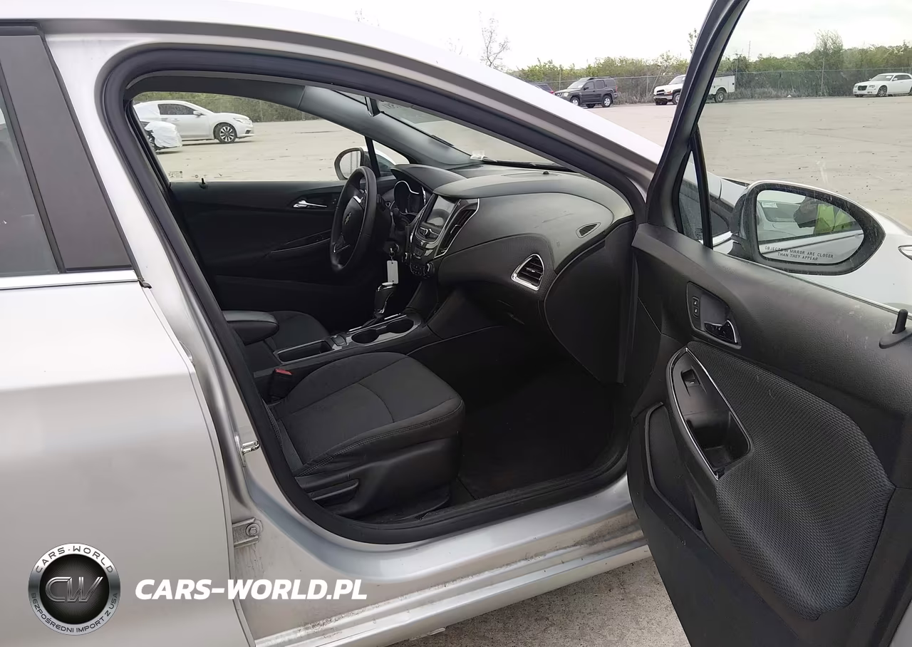 2019 Chevrolet Cruze Lt VIN:1G1BE5SM3K7124192 - 5