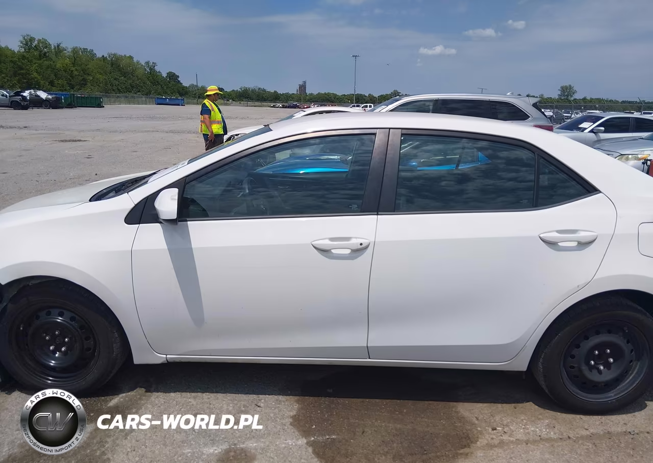 2017 Toyota Corolla Le VIN:2T1BURHE6HC810445 - 15