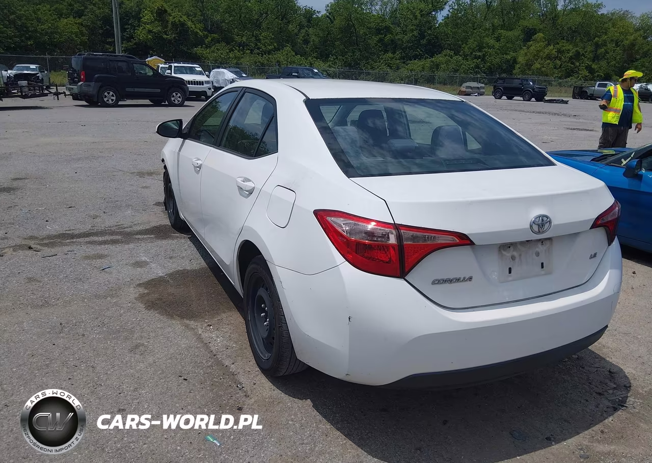 2017 Toyota Corolla Le VIN:2T1BURHE6HC810445 - 3