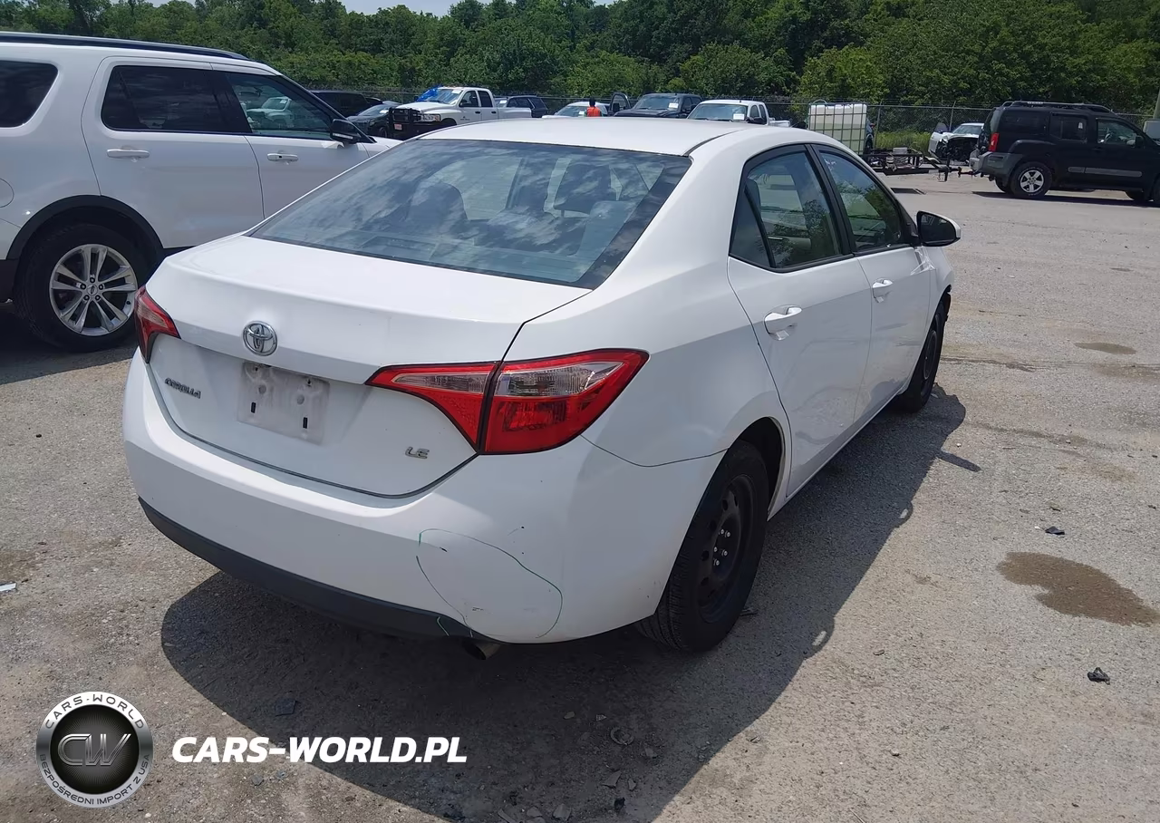 2017 Toyota Corolla Le VIN:2T1BURHE6HC810445 - 4