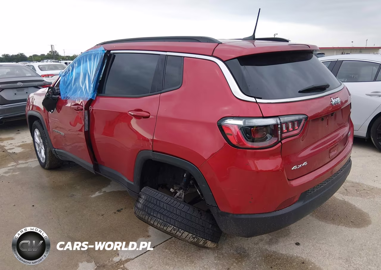 2024 Jeep Compass Latitude 4X4 VIN:3C4NJDBN1RT154395 - 3