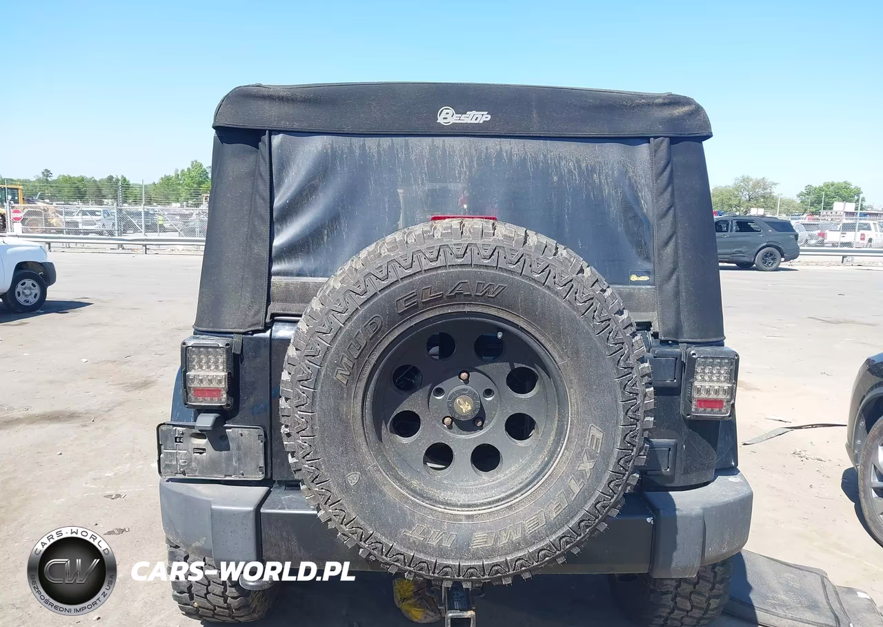 2012 Jeep Wrangler Unlimited Sahara VIN:1C4BJWEG5CL169660 - 16