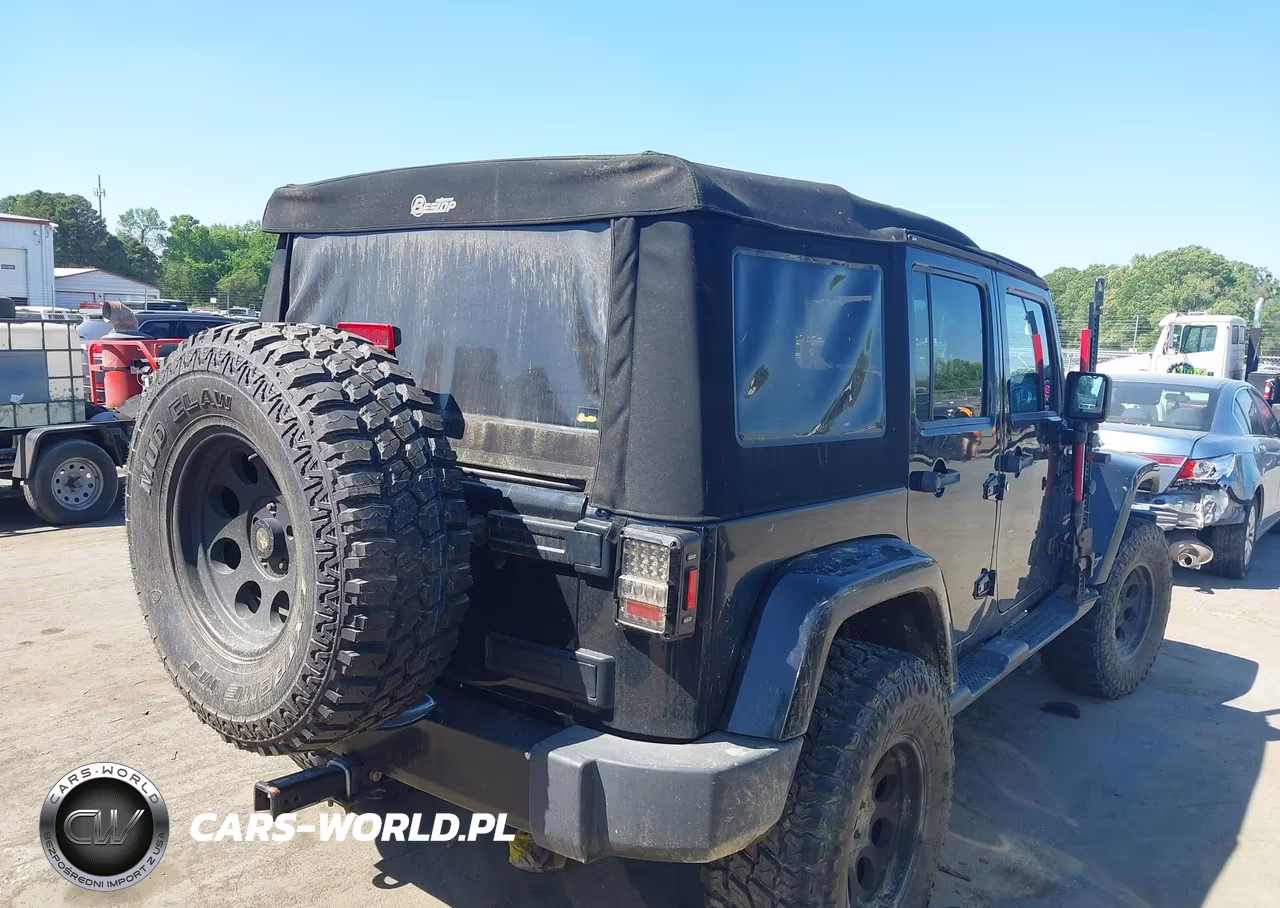 2012 Jeep Wrangler Unlimited Sahara VIN:1C4BJWEG5CL169660 - 4