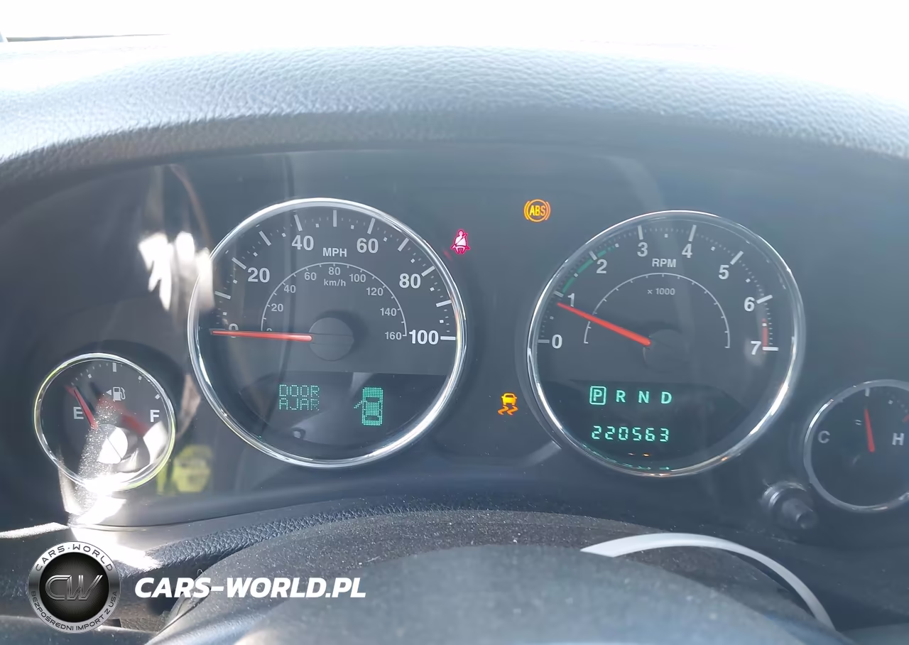 2012 Jeep Wrangler Unlimited Sahara VIN:1C4BJWEG5CL169660 - 7