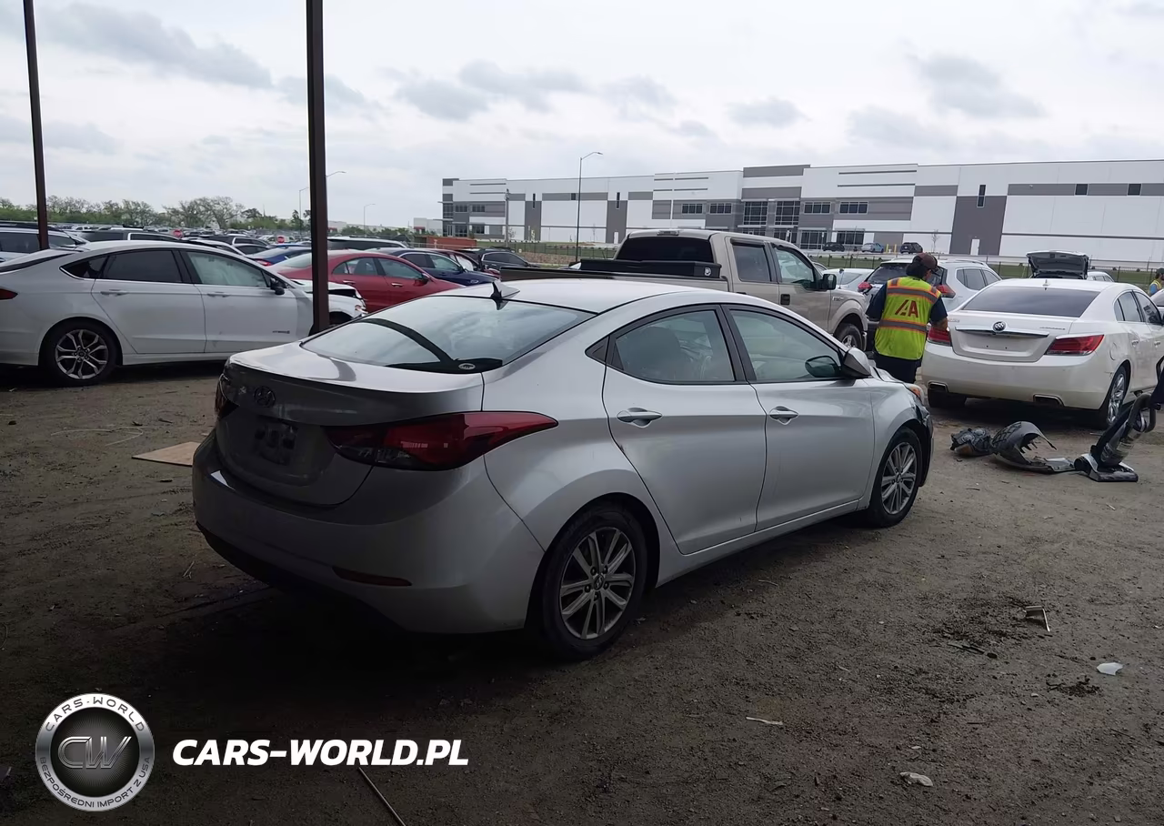 2015 Hyundai Elantra Se VIN:5NPDH4AE0FH562245 - 4