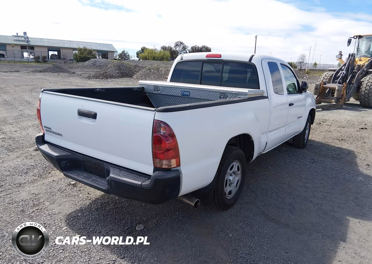 2014 Toyota Tacoma VIN:5TFTX4CN5EX042590 - 4