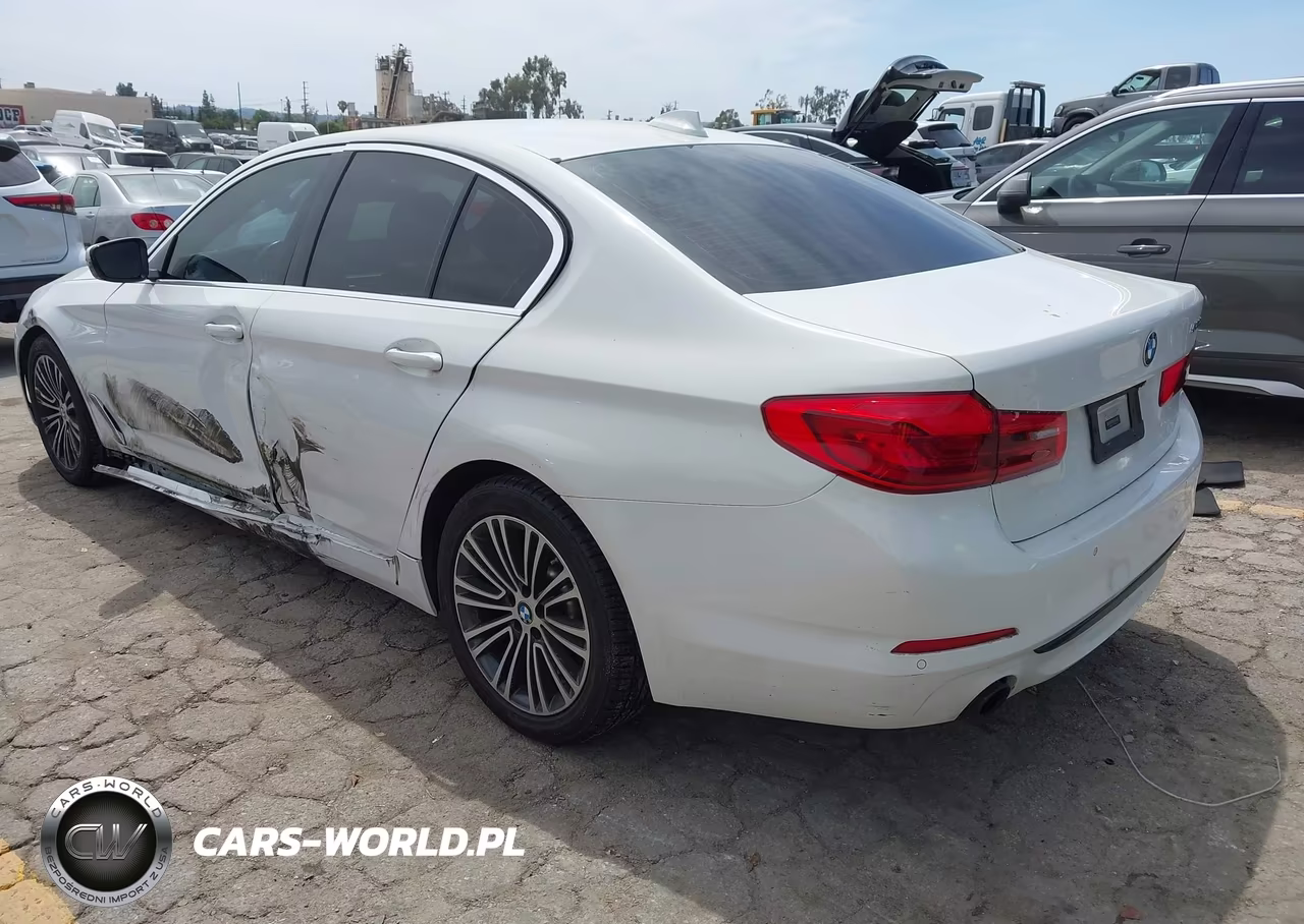 2019 BMW 530I VIN:WBAJA5C57KWW49359 - 3