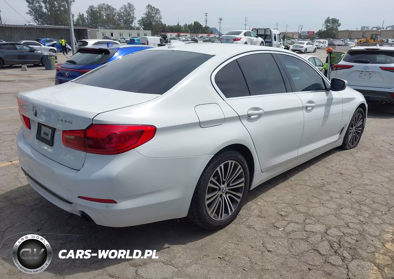 2019 BMW 530I VIN:WBAJA5C57KWW49359 - 4