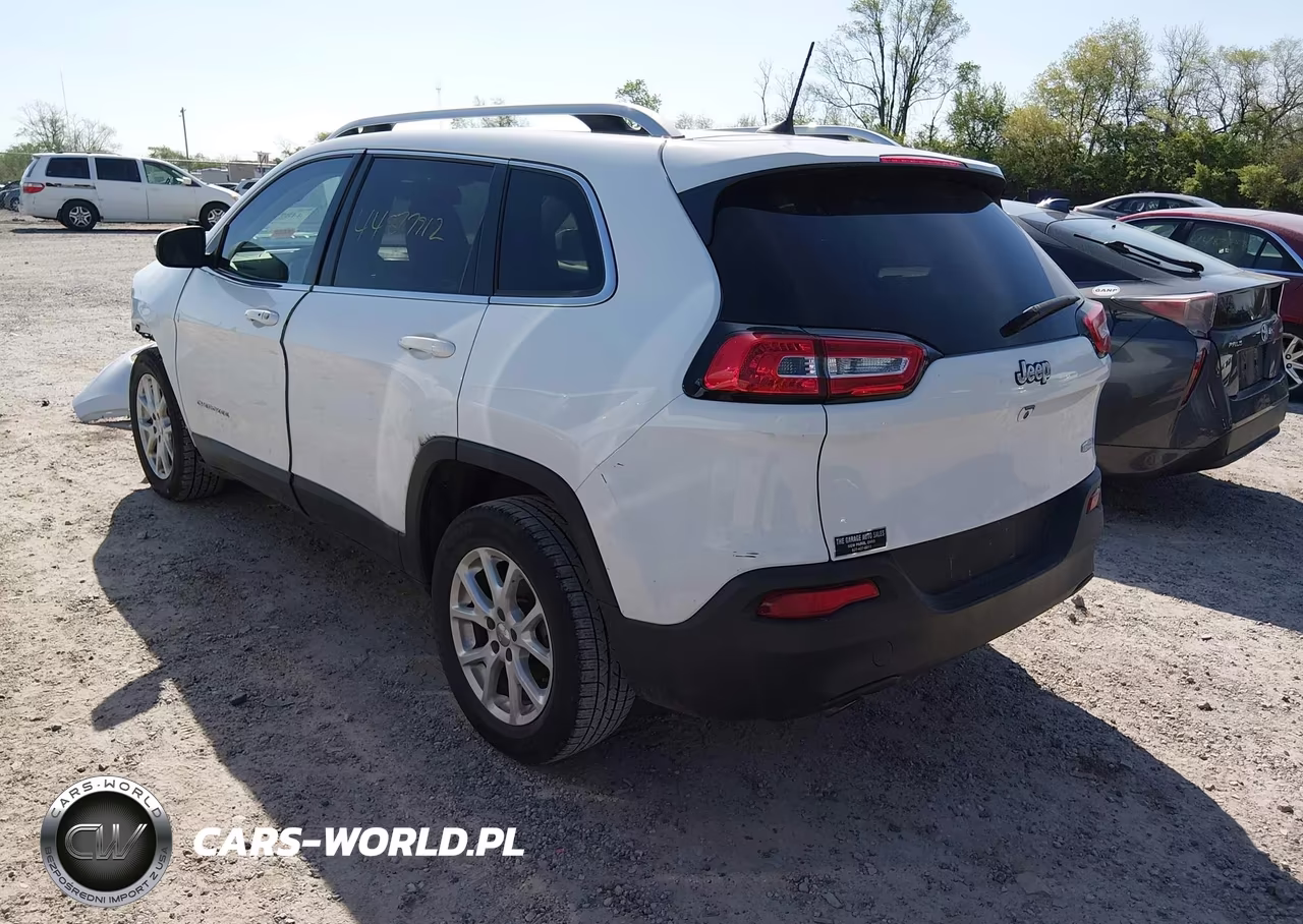 2018 Jeep Cherokee Latitude Plus Fwd VIN:1C4PJLLB7JD540353 - 3