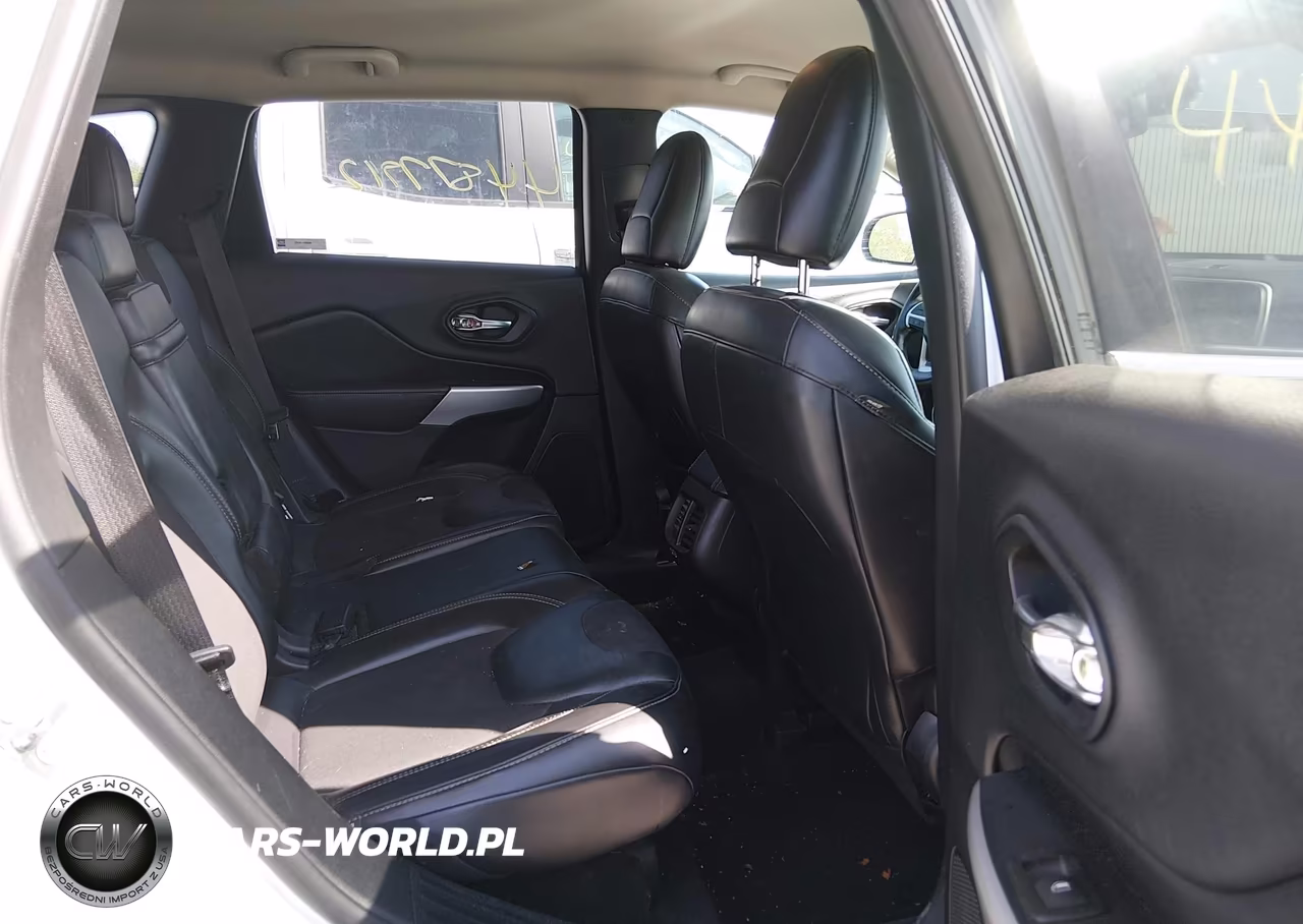 2018 Jeep Cherokee Latitude Plus Fwd VIN:1C4PJLLB7JD540353 - 8