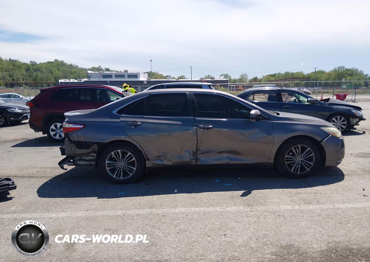 2015 Toyota Camry Se VIN:4T1BF1FK1FU031647 - 13