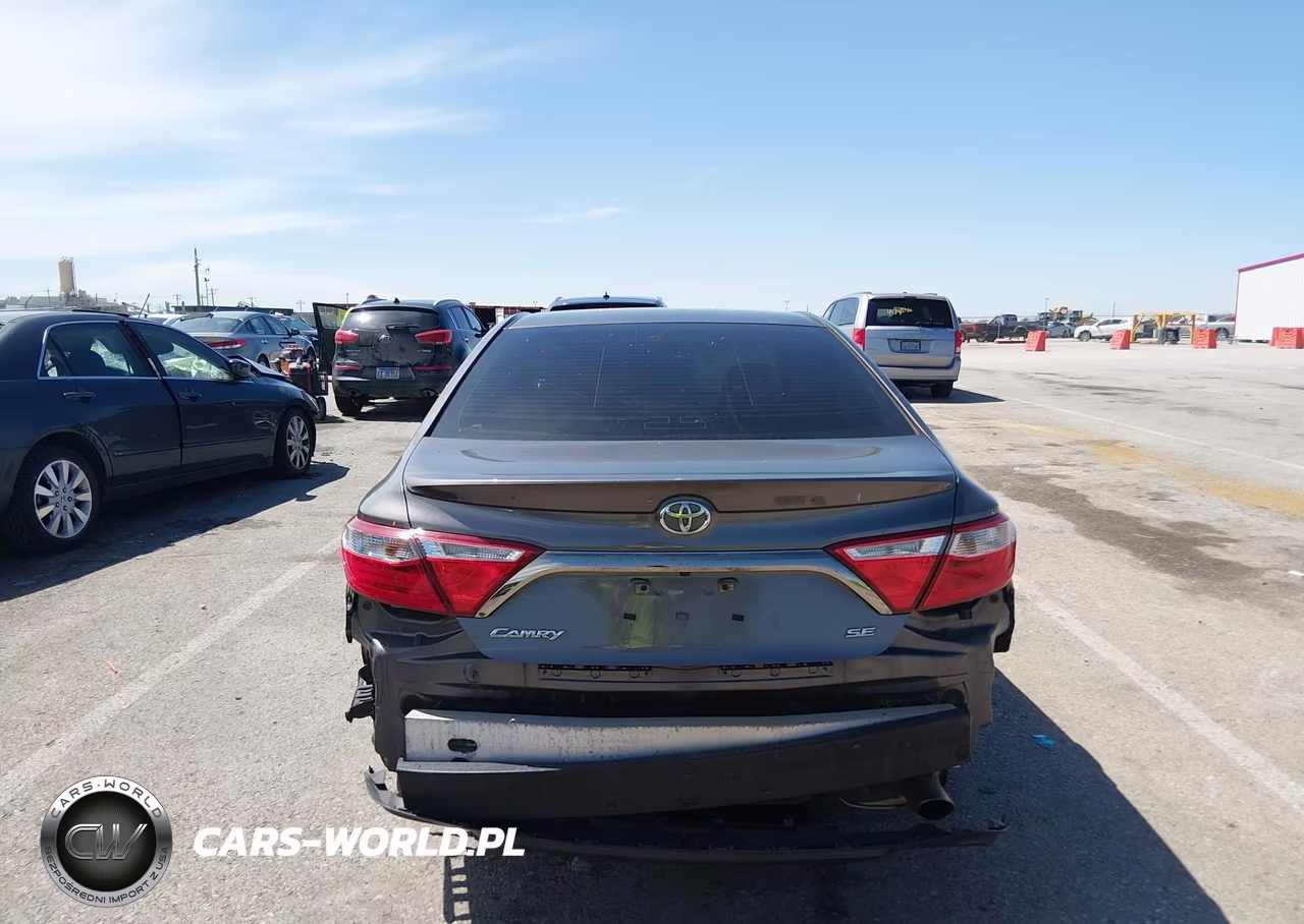 2015 Toyota Camry Se VIN:4T1BF1FK1FU031647 - 16