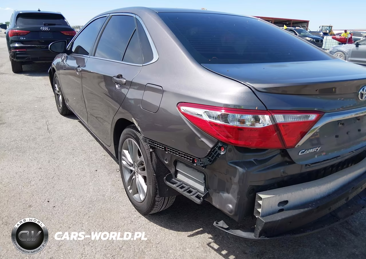 2015 Toyota Camry Se VIN:4T1BF1FK1FU031647 - 17