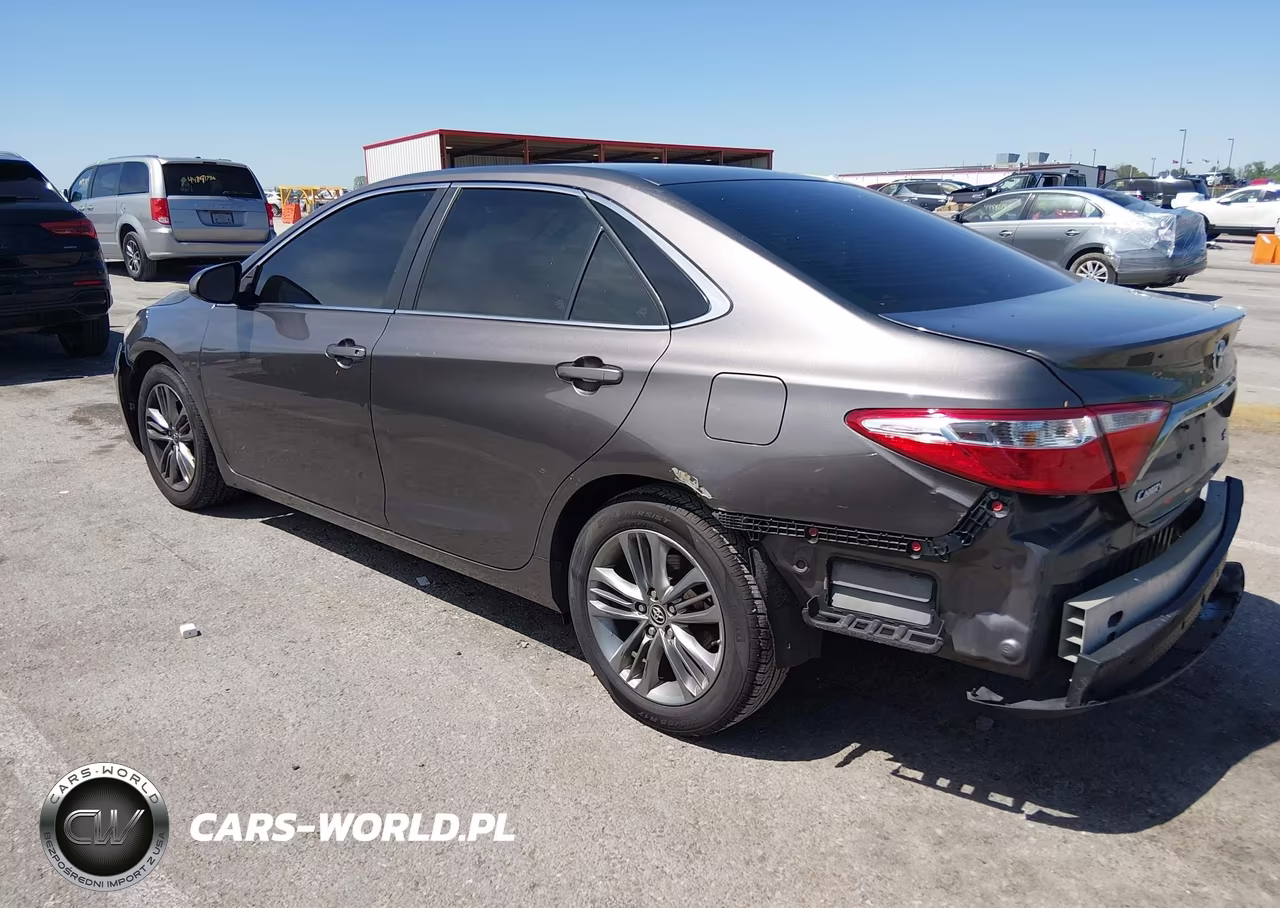 2015 Toyota Camry Se VIN:4T1BF1FK1FU031647 - 3