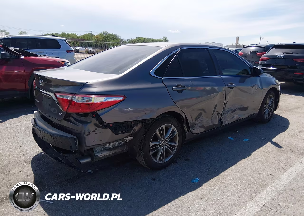 2015 Toyota Camry Se VIN:4T1BF1FK1FU031647 - 4