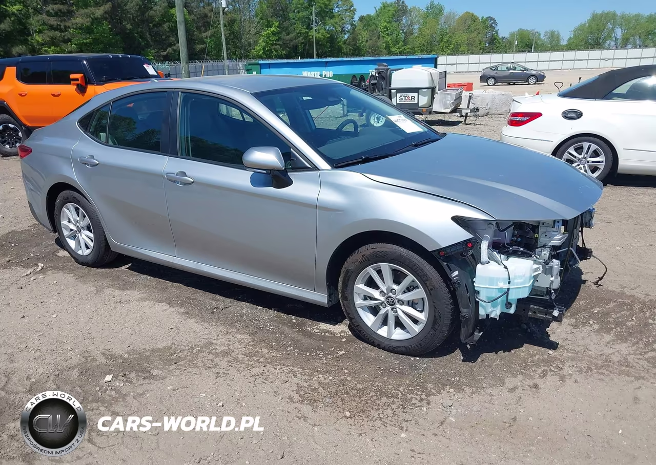 2026 Toyota Camry Le – zdjęcie 1 z 18