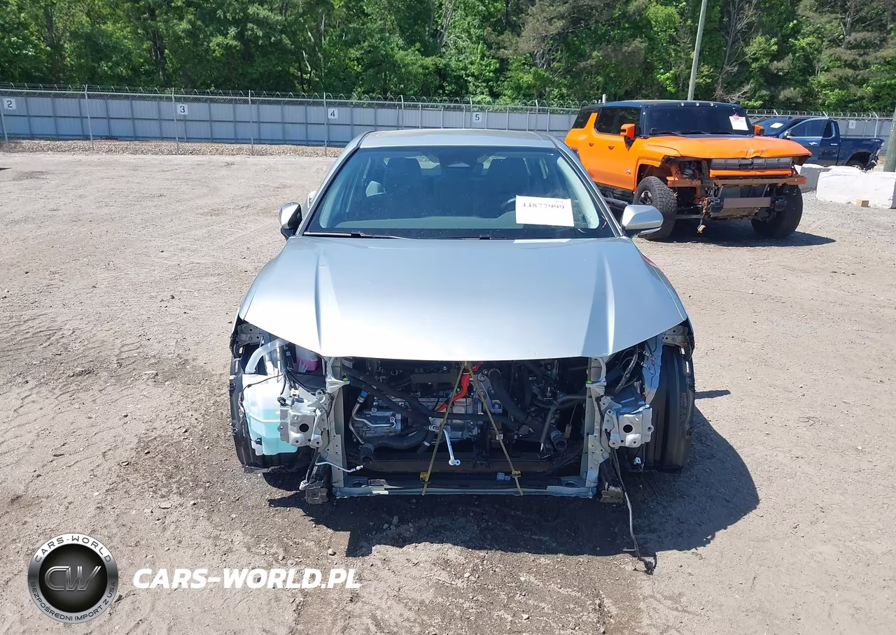 2026 Toyota Camry Le VIN:4T1DAACK6TU227154 - 13