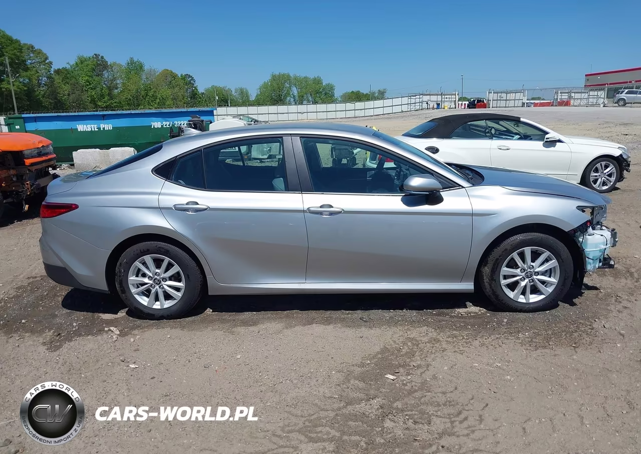 2026 Toyota Camry Le VIN:4T1DAACK6TU227154 - 14
