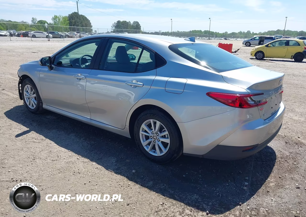 2026 Toyota Camry Le VIN:4T1DAACK6TU227154 - 3