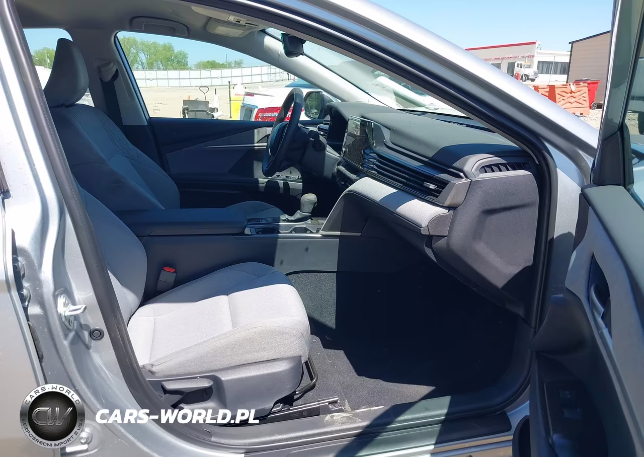 2026 Toyota Camry Le VIN:4T1DAACK6TU227154 - 5