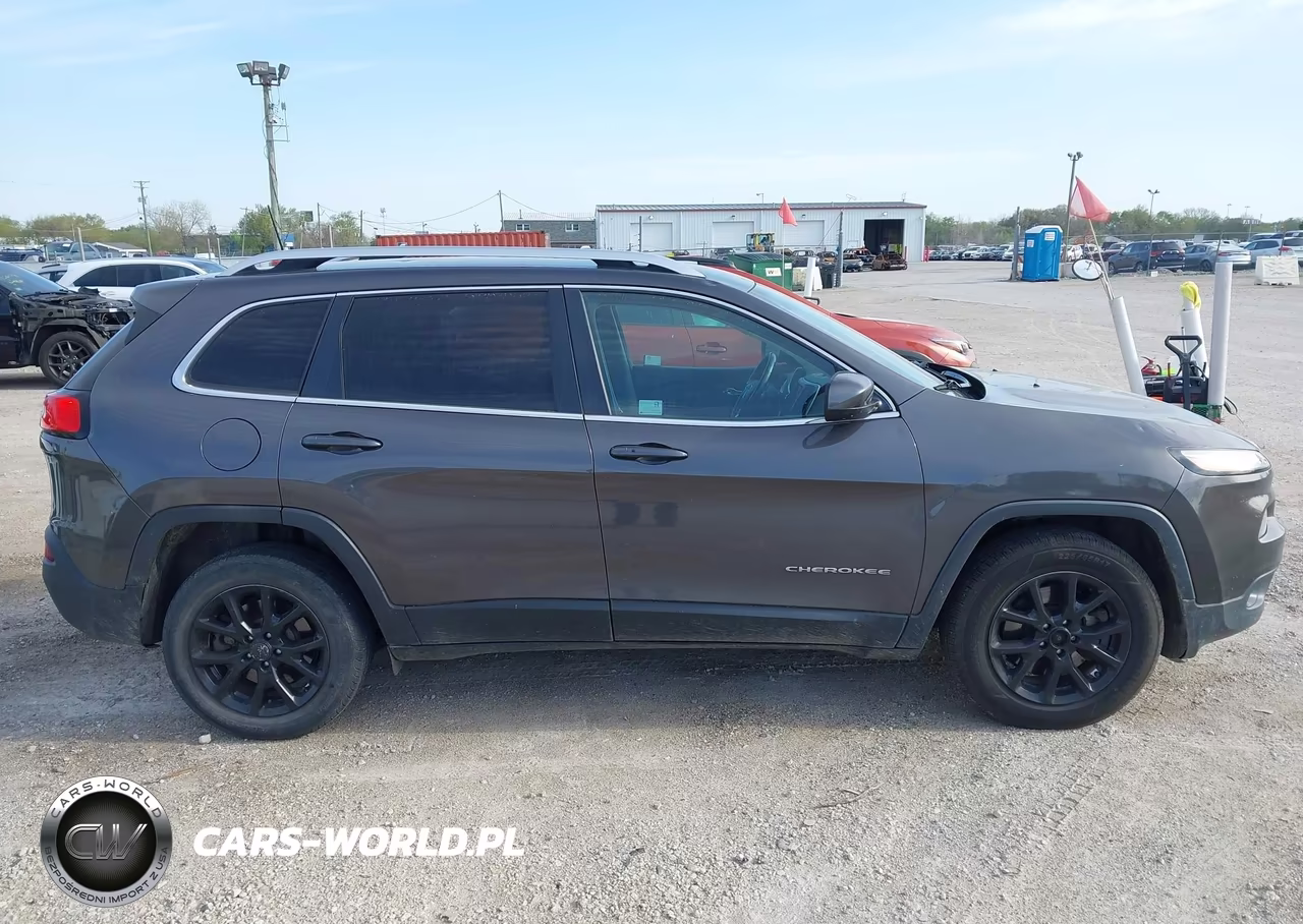 2018 Jeep Cherokee Latitude Plus 4X4 VIN:1C4PJMLB3JD578409 - 13