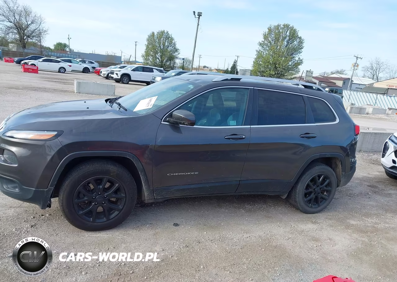 2018 Jeep Cherokee Latitude Plus 4X4 VIN:1C4PJMLB3JD578409 - 14