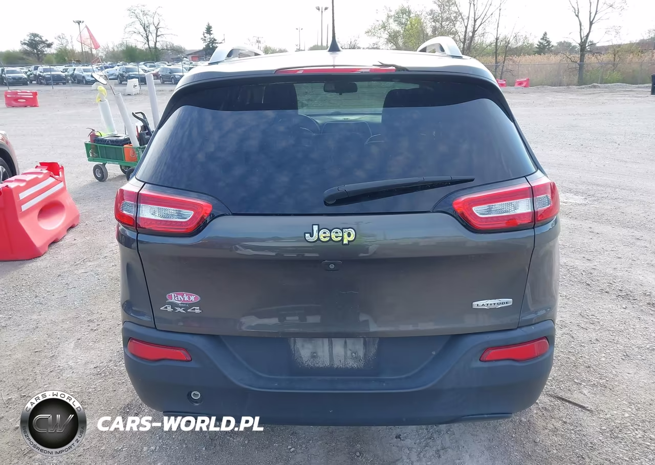 2018 Jeep Cherokee Latitude Plus 4X4 VIN:1C4PJMLB3JD578409 - 16