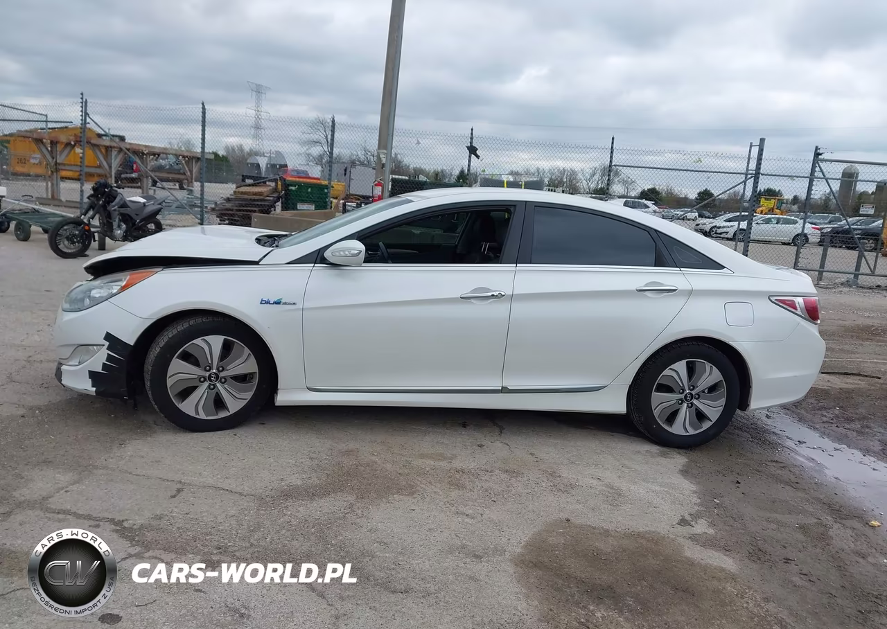 2013 Hyundai Sonata Hybrid Limited VIN:KMHEC4A47DA090460 - 14