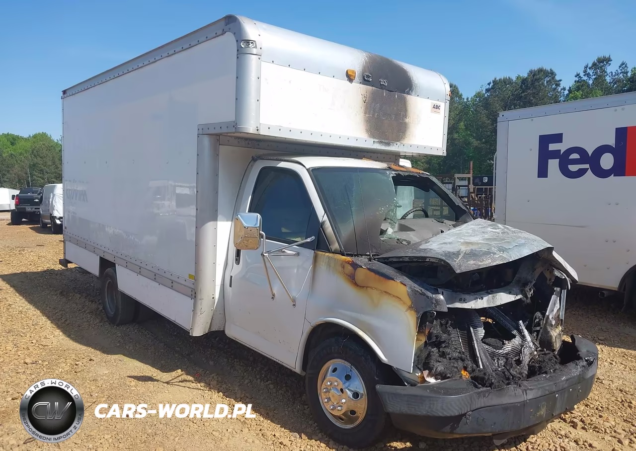 2005 GMC Savana Cutaway Standard W-C7A