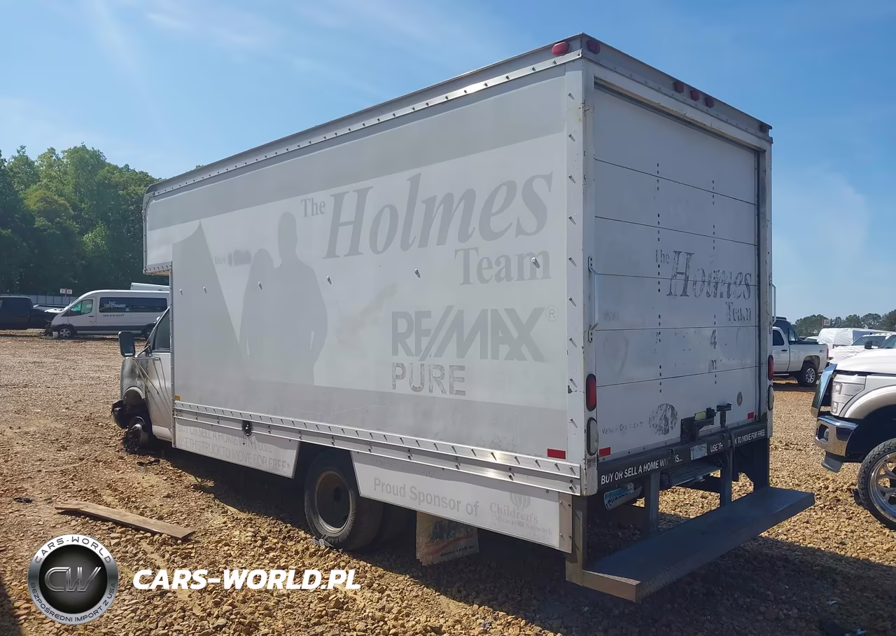 2005 GMC Savana Cutaway Standard W-C7A VIN:1GDJG31U551122546 - 3