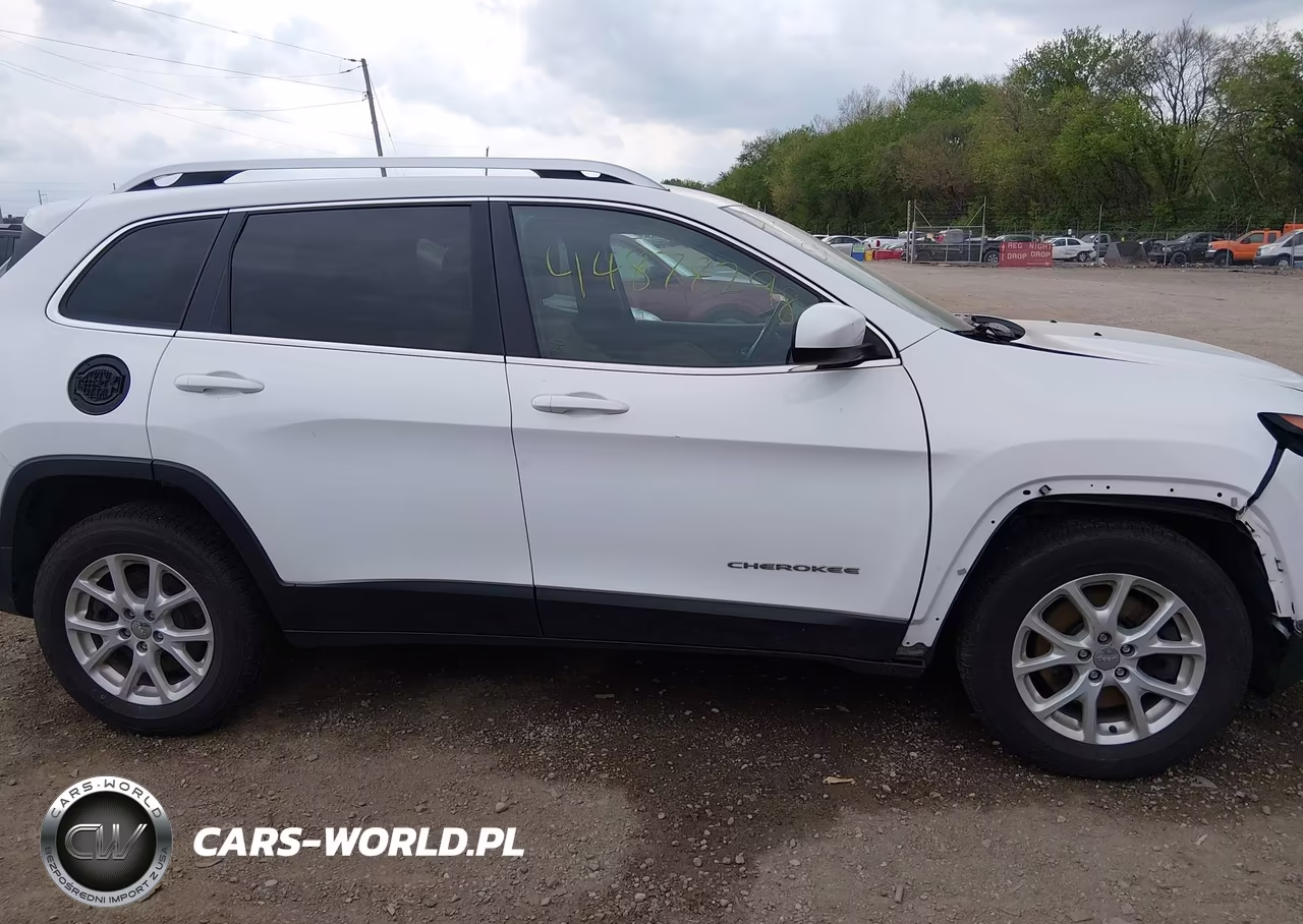2015 Jeep Cherokee Latitude VIN:1C4PJMCB5FW595269 - 13