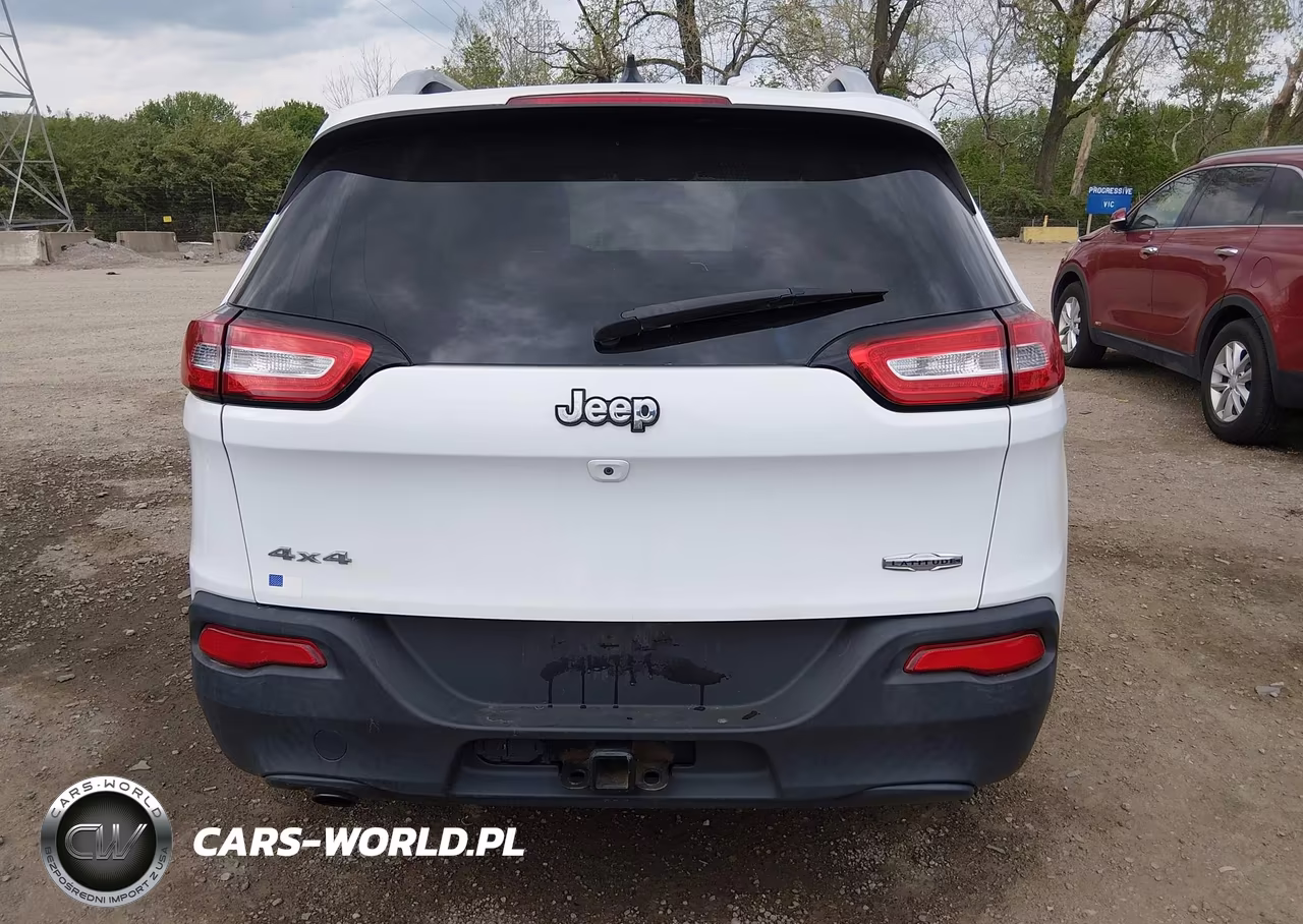 2015 Jeep Cherokee Latitude VIN:1C4PJMCB5FW595269 - 16
