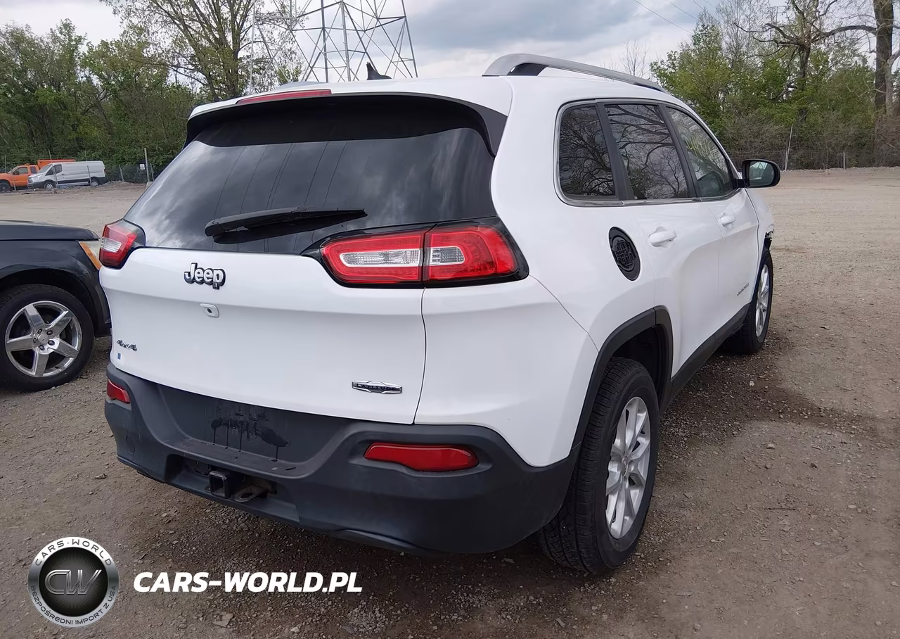 2015 Jeep Cherokee Latitude VIN:1C4PJMCB5FW595269 - 4