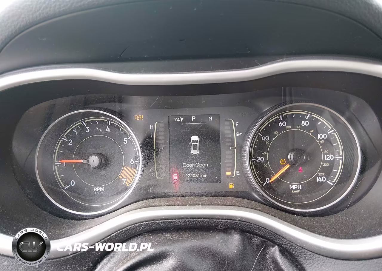 2015 Jeep Cherokee Latitude VIN:1C4PJMCB5FW595269 - 7