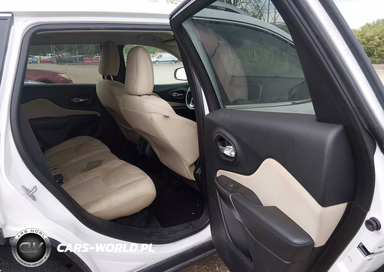 2015 Jeep Cherokee Latitude VIN:1C4PJMCB5FW595269 - 8